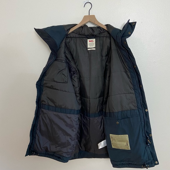 FJALLRAVEN Barents Parka - Men’s Large - Navy Blue - Picture 9 of 16